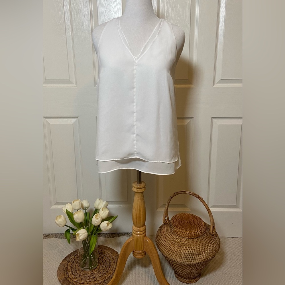 Banana Republic White V-Neck Sleeveless Blouse